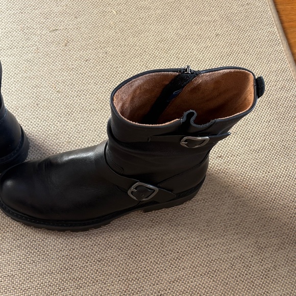 SOFFT brand Leather Zip-Back Ankle Boots - Picture 5 of 9